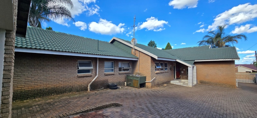 4 Bedroom Property for Sale in Doringkruin North West